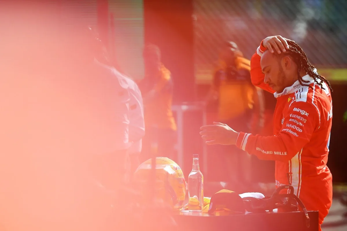 Ferrari defiende su estrategia en Silverstone mientras Hamilton cuestiona decisiones tácticas