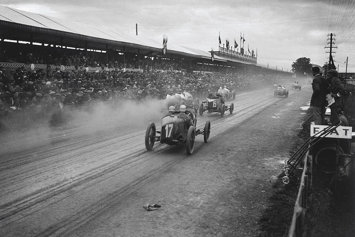 Un siglo de historia: cuando el automovilismo competitivo renacía en Europa