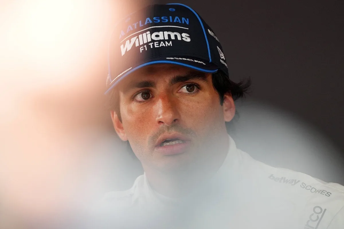 Sainz cuestiona las nuevas reglas de F1 2026: "¿Cómo podemos aceptar esto?"