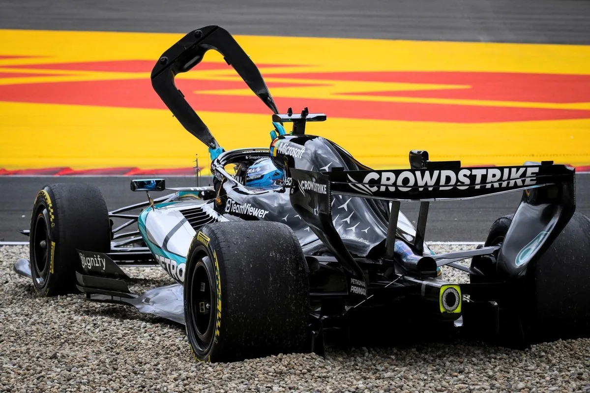 Problemas mecánicos en Mercedes: Russell abandona carrera tras falla de motor