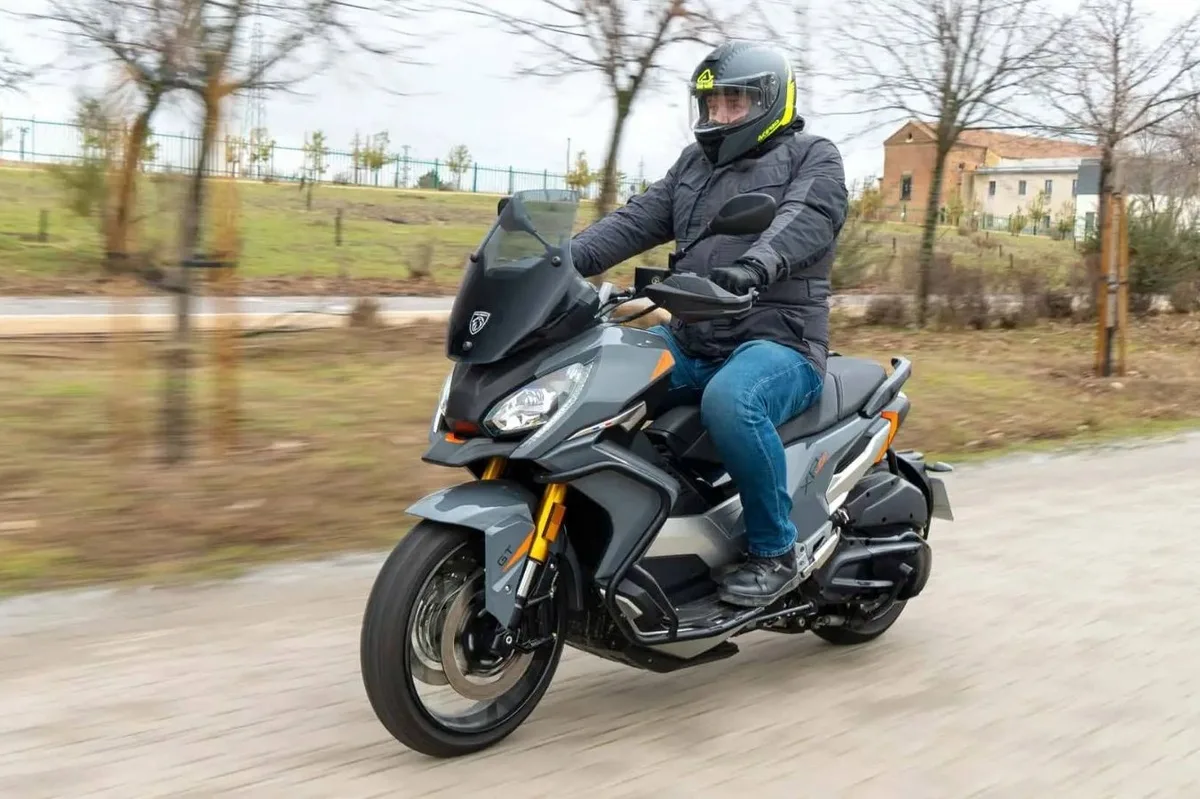 Guía completa para tu primera moto: trámites, seguros y mantenimiento