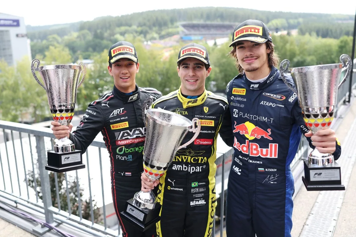 Pilotos juniors de F1 lideran la lucha por el título de Fórmula 2