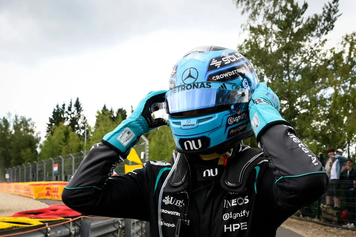 Russell identifica falla de software en Mercedes tras desempeño irregular