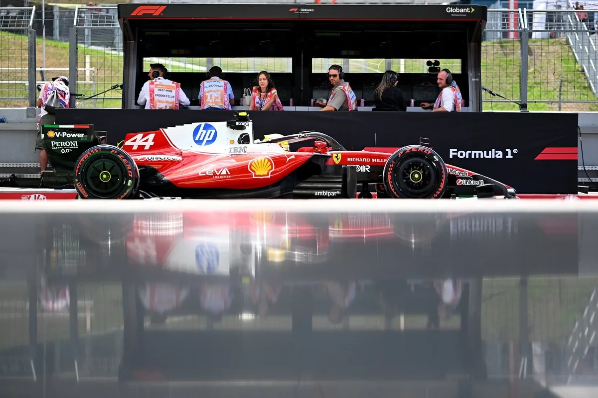 Hamilton penalizado en Hungría por exceso de velocidad en boxes