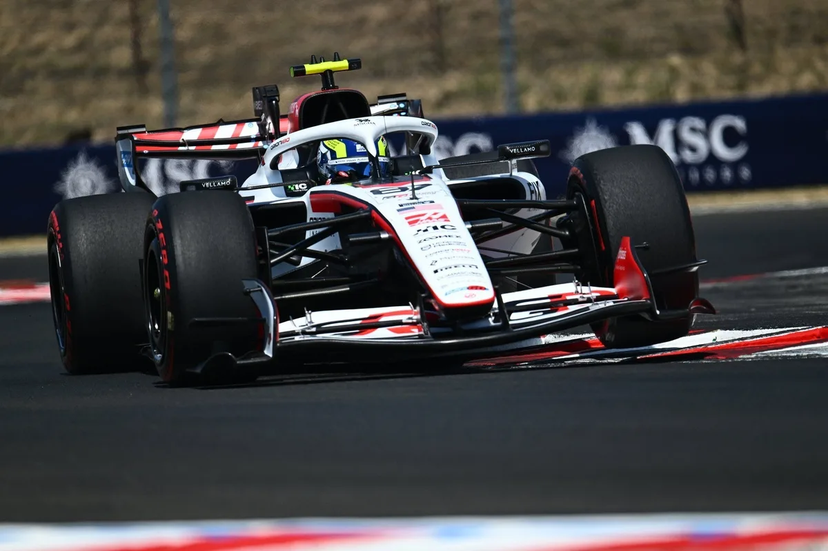 Bearman reconoce que Haas no debería competir con Aston Martin