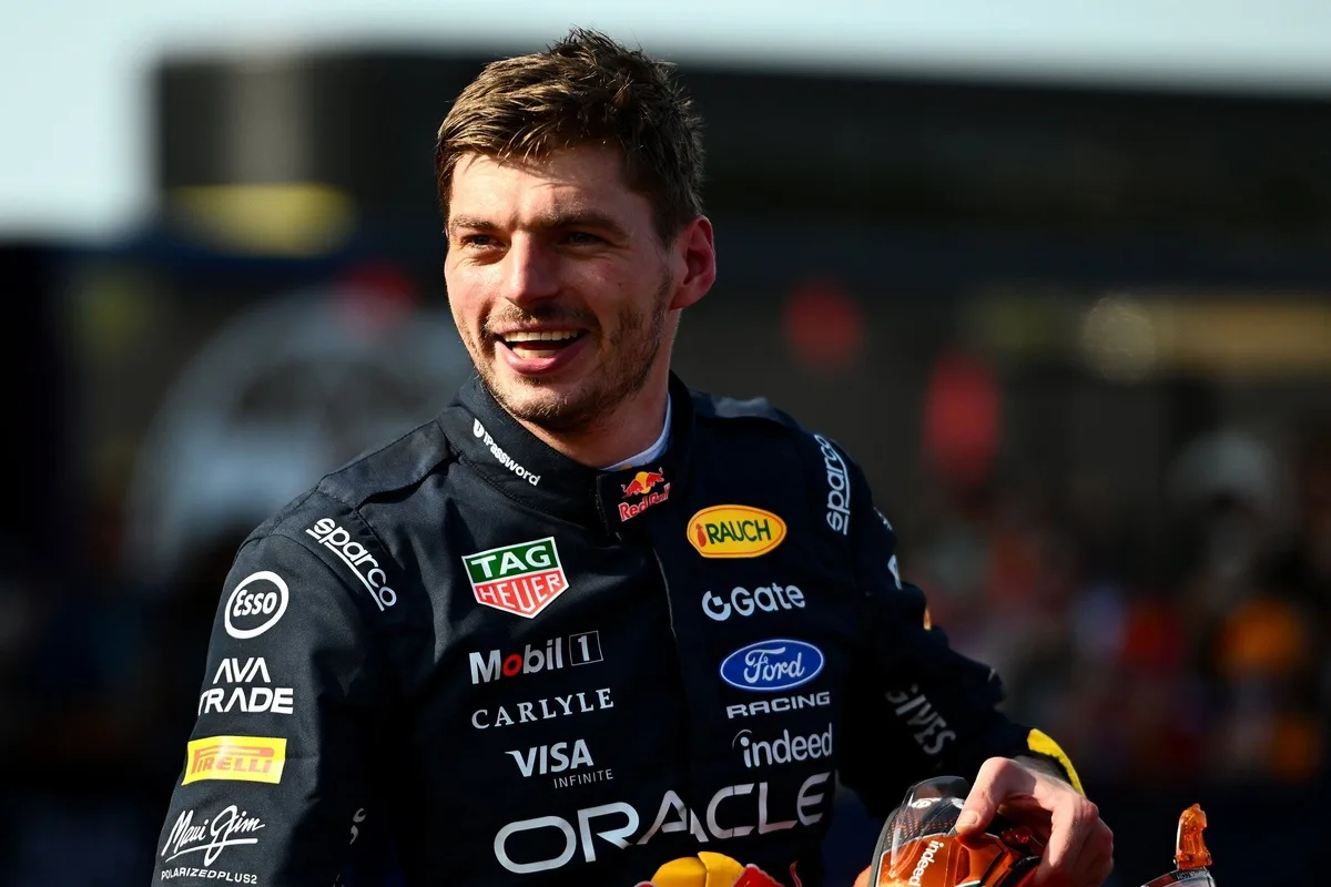 Verstappen sorprende con podio en Budapest pese a daños en su Red Bull