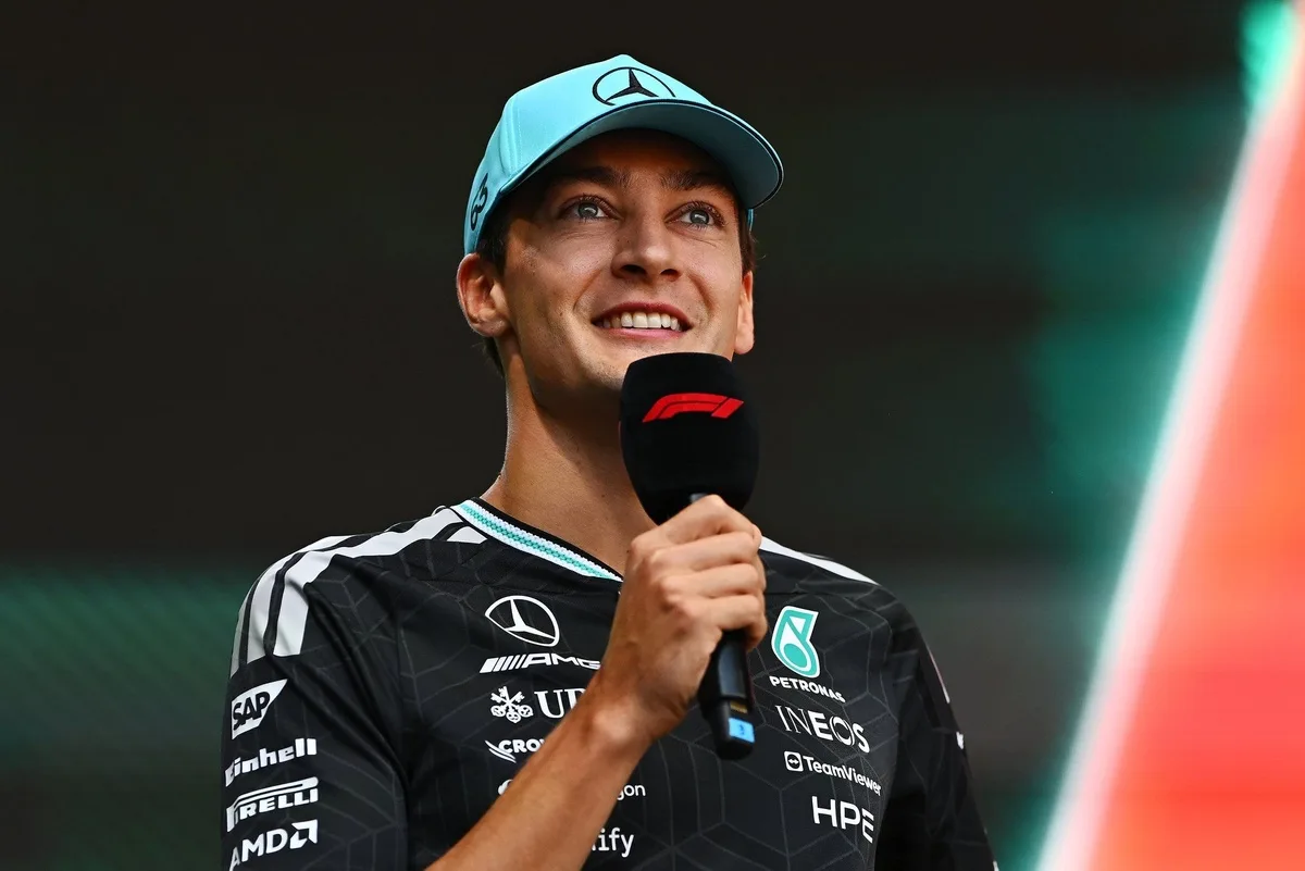 Russell mantiene el optimismo en Mercedes tras primera mitad de temporada