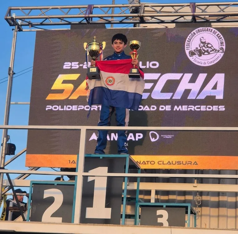 Nelson Segovia continúa su exitosa campaña en el karting uruguayo