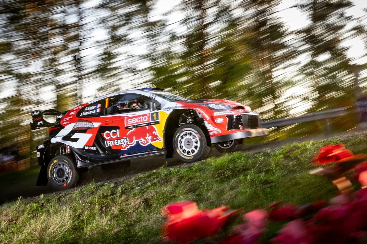 Ogier lidera el Rally de Finlandia con asociación recuperada