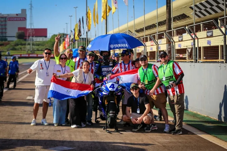 Pedro Valiente logra podio en Brasil con apoyo de la hinchada paraguaya