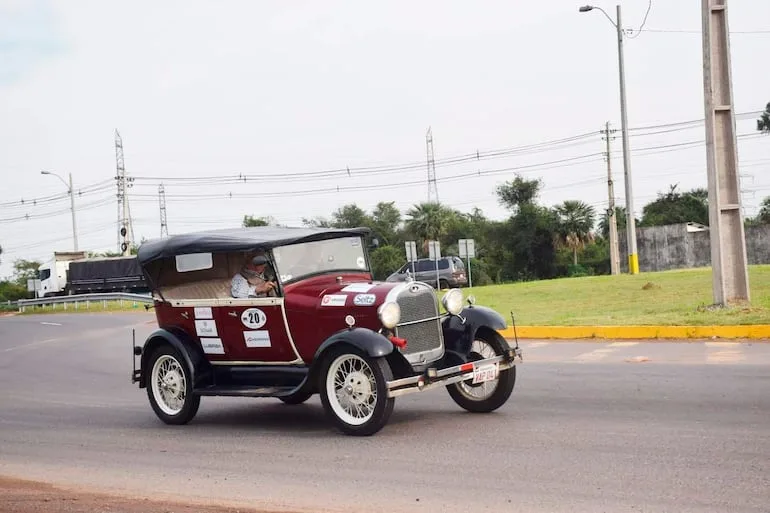 Ruiz y Salsamendi triunfan en el Rally Chaco´i con Ford A de 1928