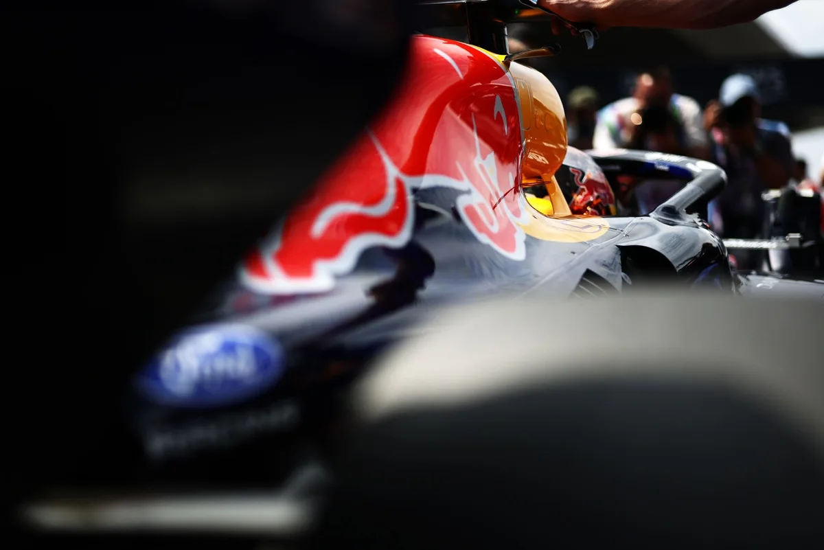 Red Bull enfrenta dilema estratégico: mejorar ahora o reservar recursos para 2026