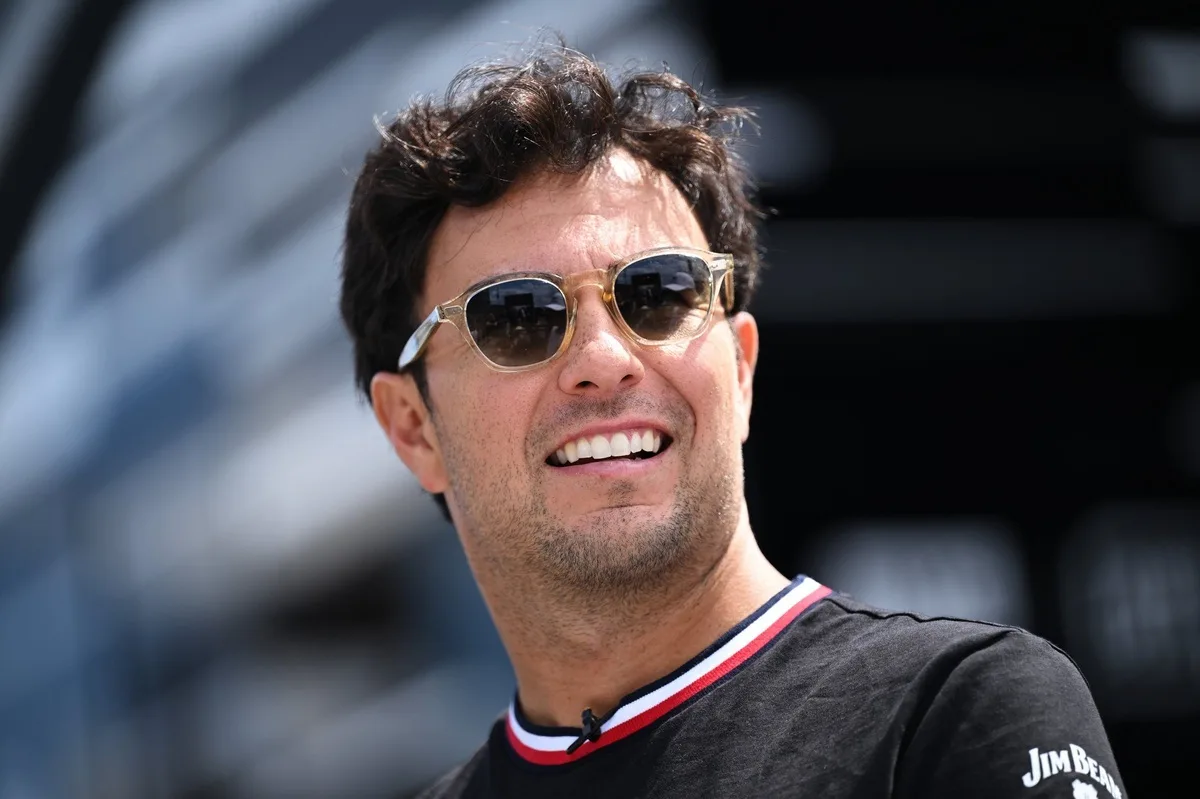 Sergio Pérez negocia con Williams mientras el futuro de Sainz en la F1 sigue incierto