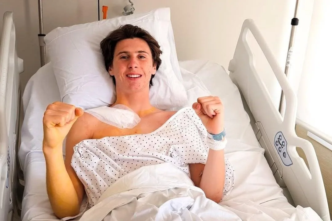 Piloto de Moto3 se recupera tras cirugía exitosa de fractura de clavícula
