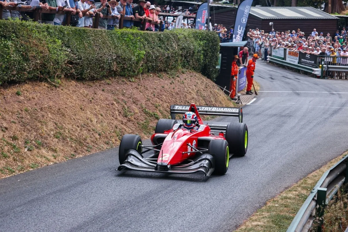 Récord histórico en competencia de ascenso: Menzies domina en Shelsley Walsh
