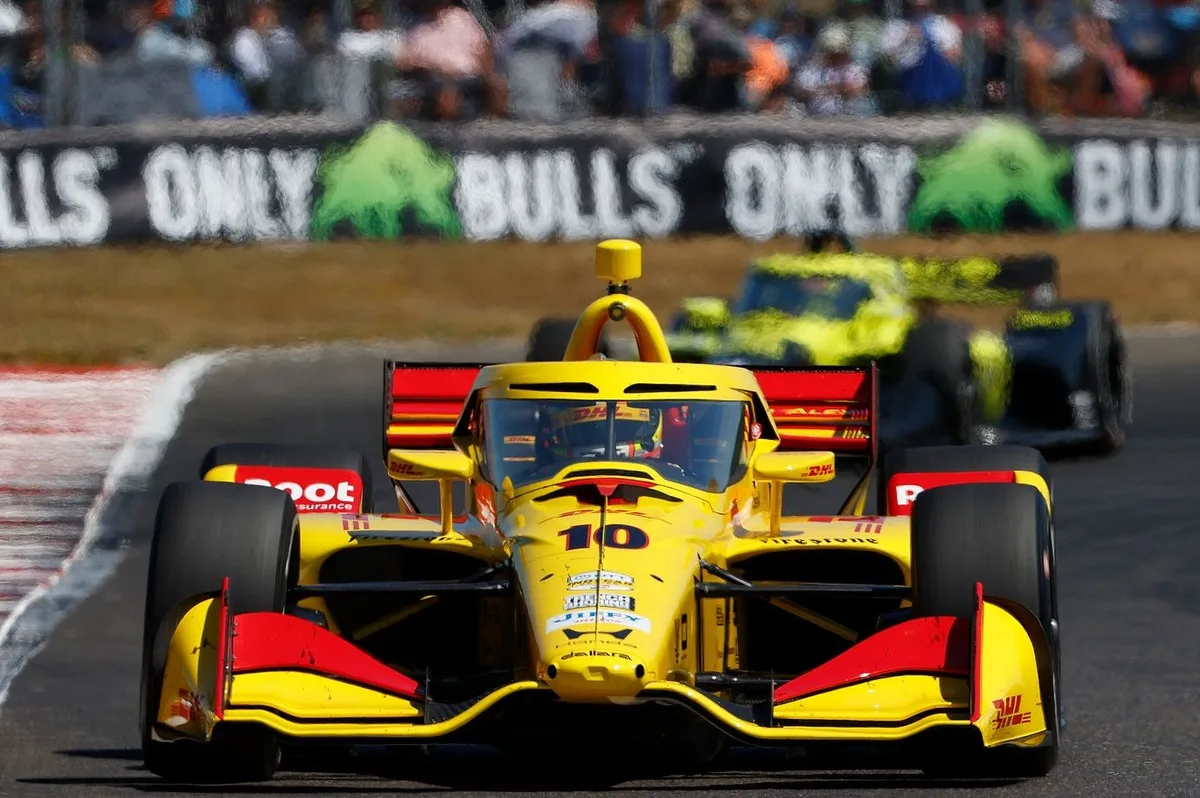 Palou defiende las reglas de banderas azules en IndyCar tras su triunfo