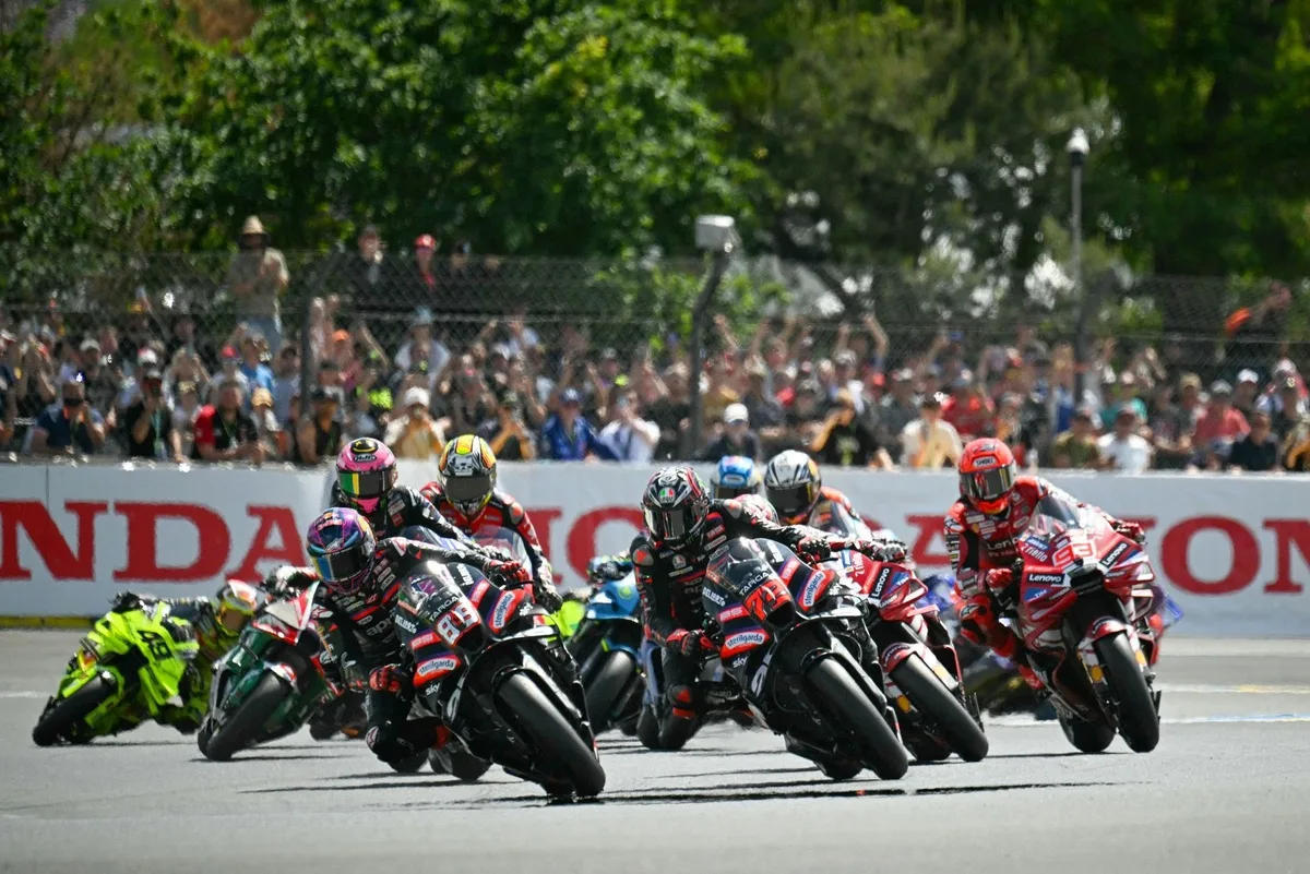 MotoGP expande su alcance global: estrategia más allá de las carreras