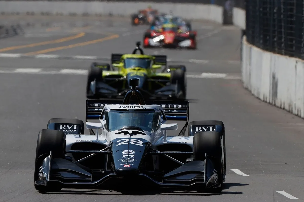 Ericsson logra su primera victoria tras espectacular remontada en IndyCar