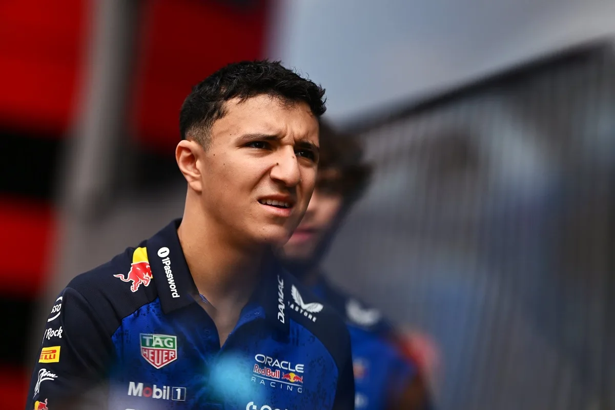 Hadjar en duda para el GP de Holanda con plan de reemplazo en Red Bull