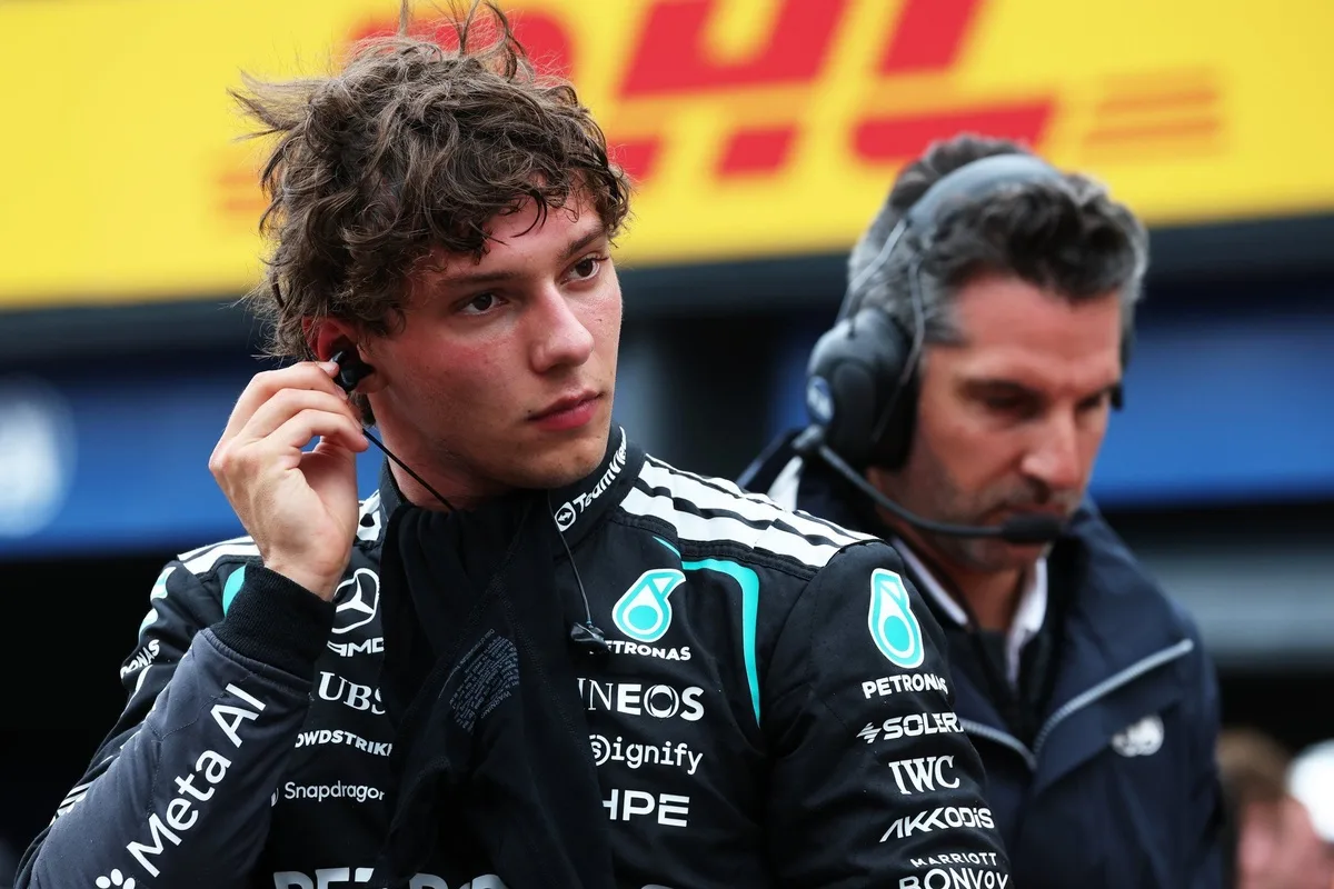 Antonelli recibe advertencia tras vacaciones: Russell lo presiona en la F1
