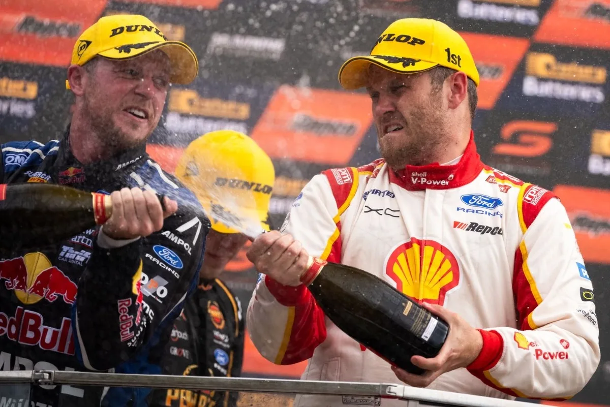 Kostecki y Brown comparten victorias en emocionante jornada de carreras en Queensland
