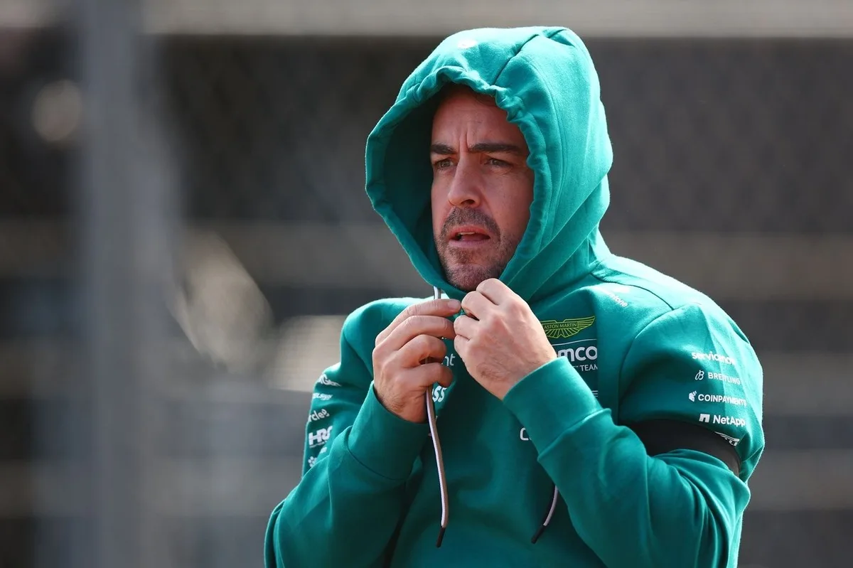 Alonso hace historia: único piloto en 50 años en puntuar a los 45