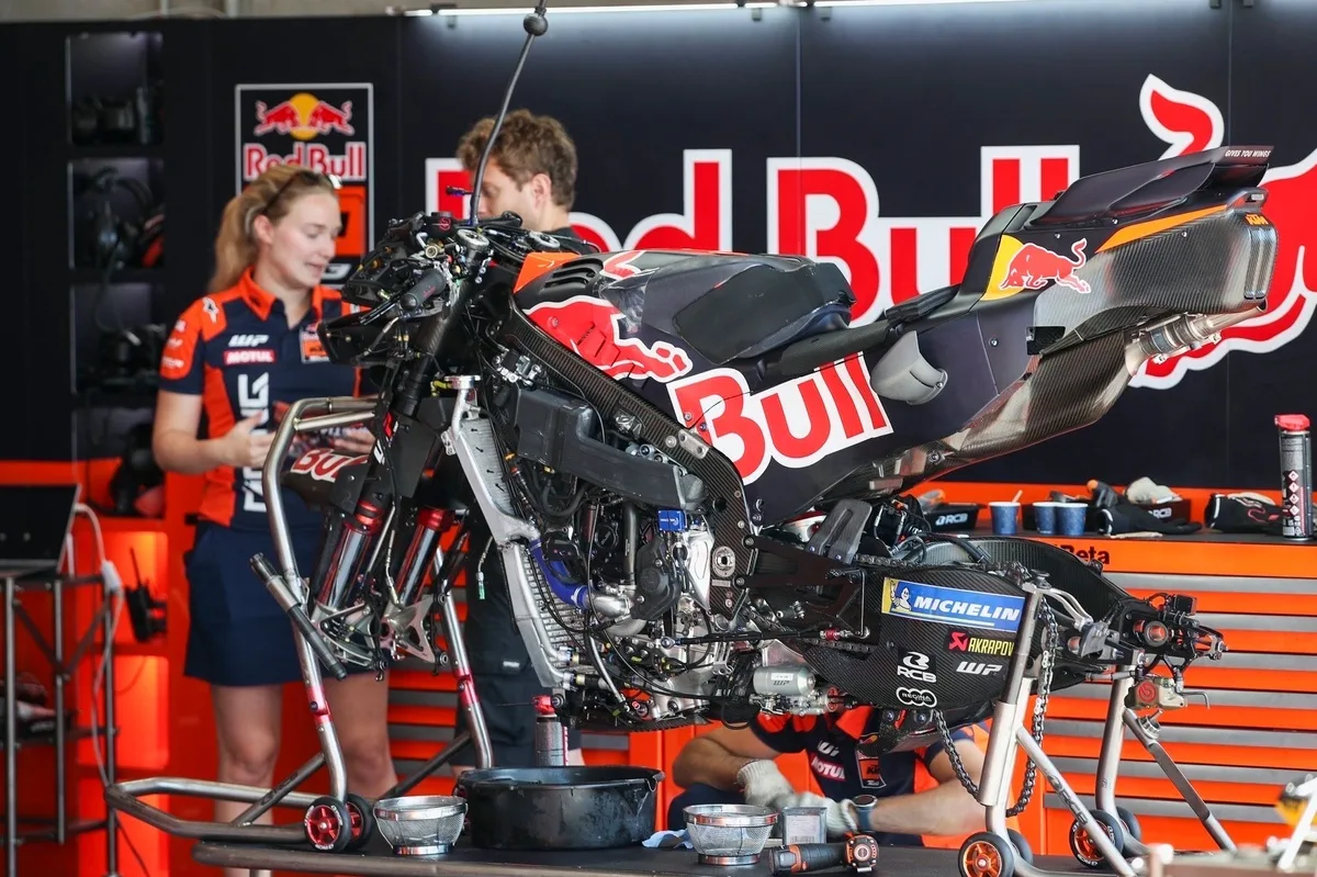 KTM realiza intervención técnica en motores de MotoGP para mejorar rendimiento