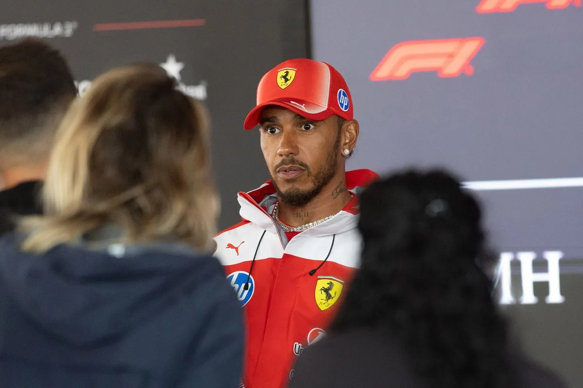 Hamilton genera polémica en redes por sus mensajes de radio en el GP de Holanda