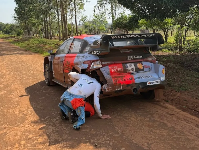 Neuville se retira del Rally Paraguay tras falla mecánica en su Hyundai i20