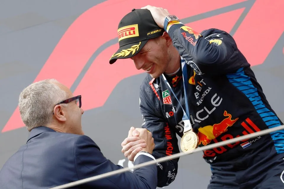 Verstappen sigue en Red Bull hasta 2030: Domenicali celebra continuidad en la F1