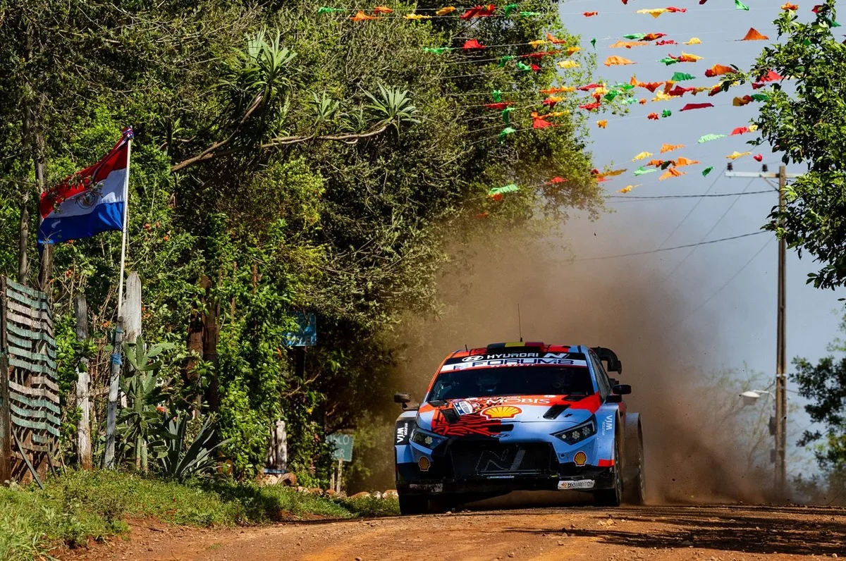 Problemas de neumáticos dominan el primer día del Rally Paraguay WRC