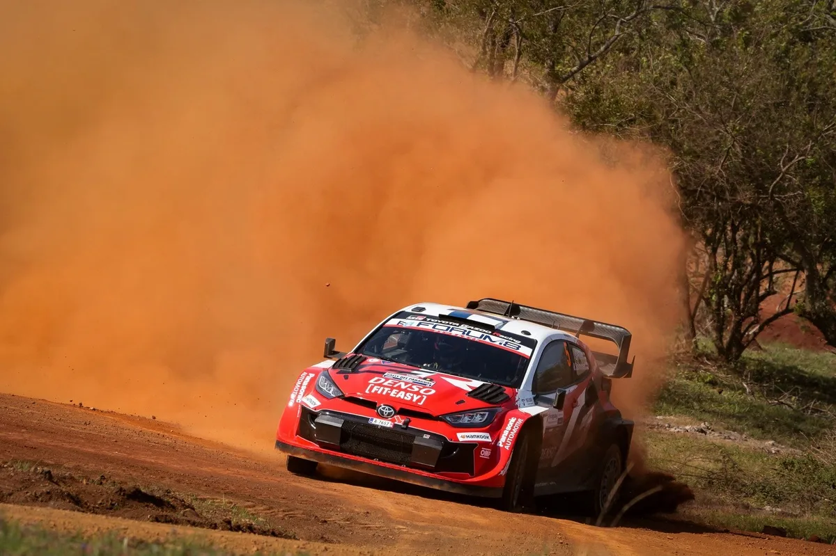 Pajari lidera el Rally Paraguay tras jornada caótica con pinchazos y abandonos