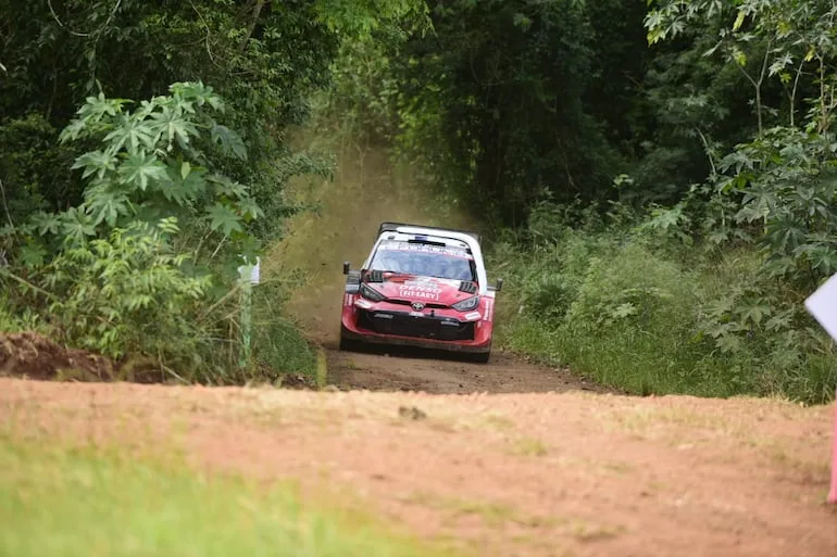 Rally del Paraguay 2026: intenso desarrollo en la Etapa 2 con cinco pruebas pendientes