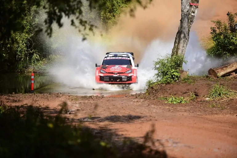 Pajari lidera el Rally del Paraguay 2026 a solo cinco tramos de la victoria