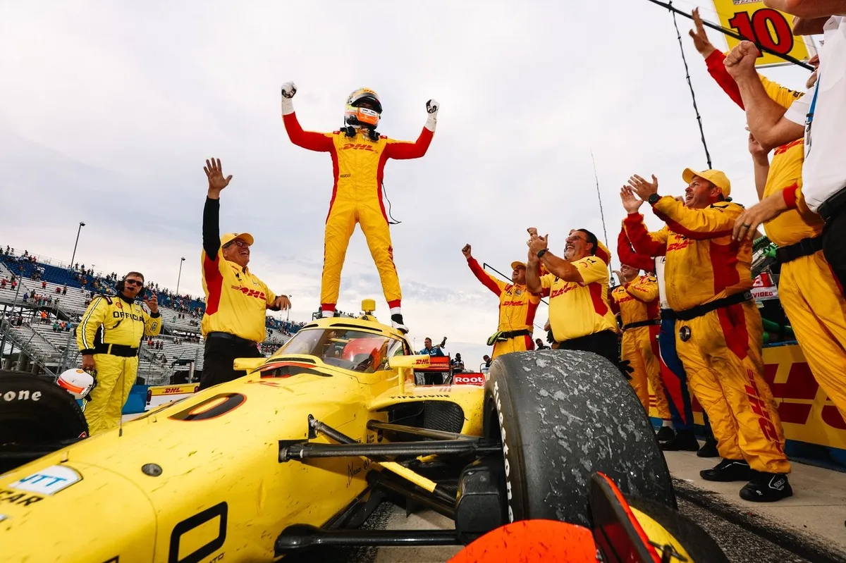 Alex Palou se corona campeón de IndyCar con su quinto título en Milwaukee