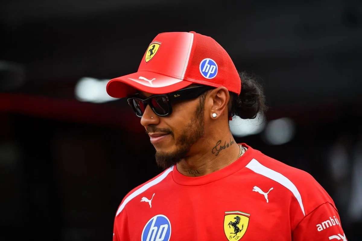 Lewis Hamilton restaura su Ferrari F40: el auto de sus sueños