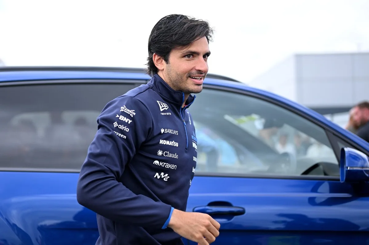 Carlos Sainz lanza su primera colección de merchandising antes del GP de Madrid