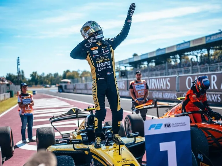 Duerksen triunfa en la carrera sprint de Fórmula 2 en el circuito de Monza