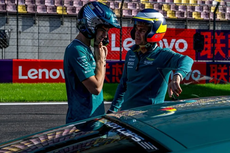 Stroll tan veloz como Alonso cuando el monoplaza funciona, asegura De la Rosa
