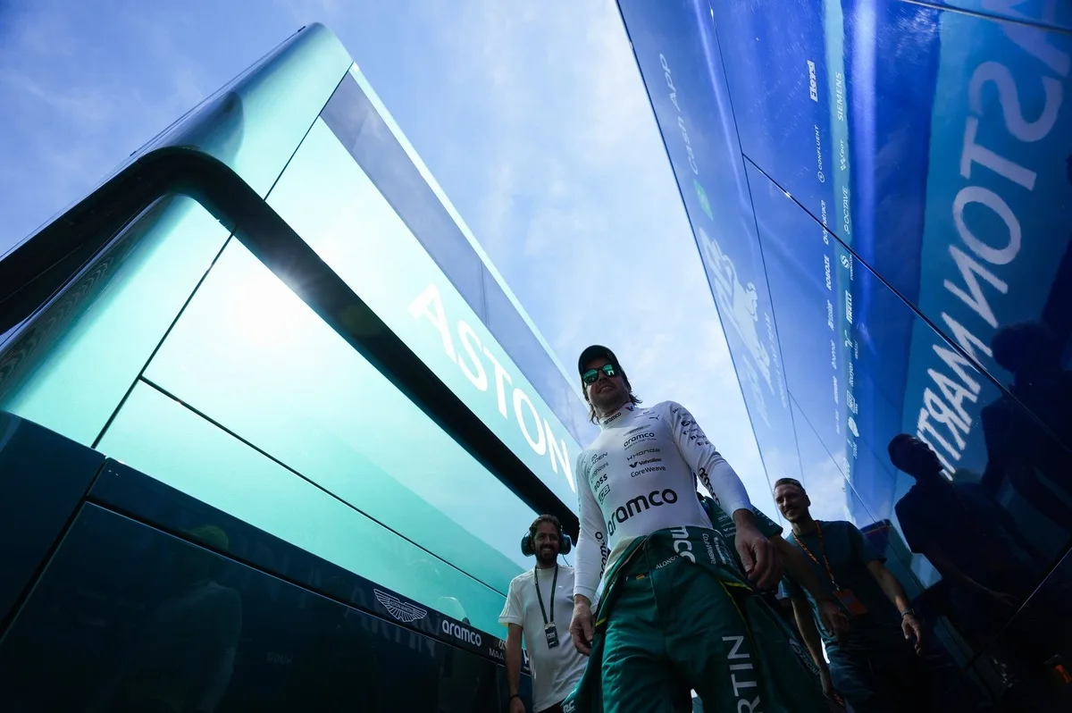 Alonso mantiene el suspenso: sin anuncios sobre su futuro en Aston Martin
