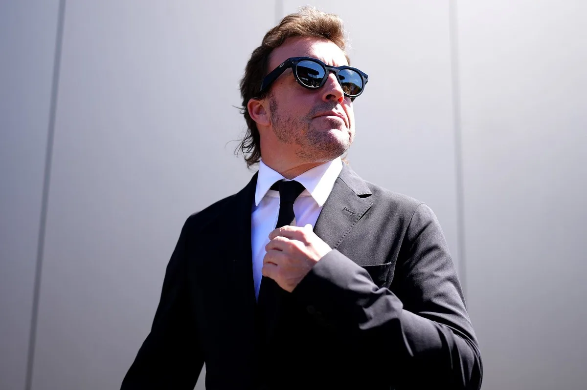 Alonso mantiene en suspenso su futuro en Fórmula 1 tras recibir ofertas de otros equipos