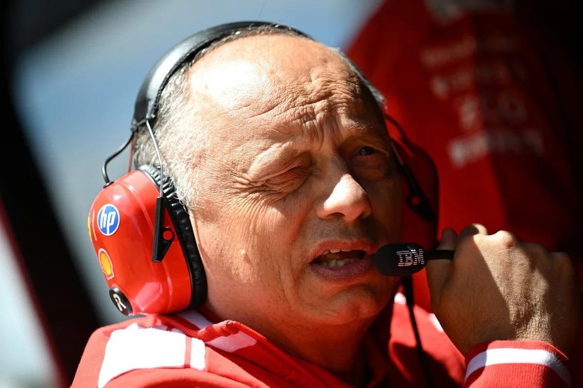 Vasseur niega crisis interna en Ferrari tras incidente entre Leclerc y Hamilton