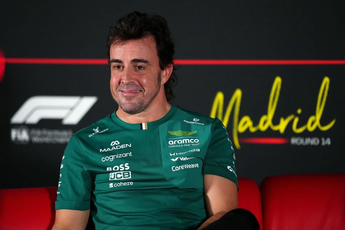 Alonso busca puntos en el debut de Madring con Aston Martin en crisis