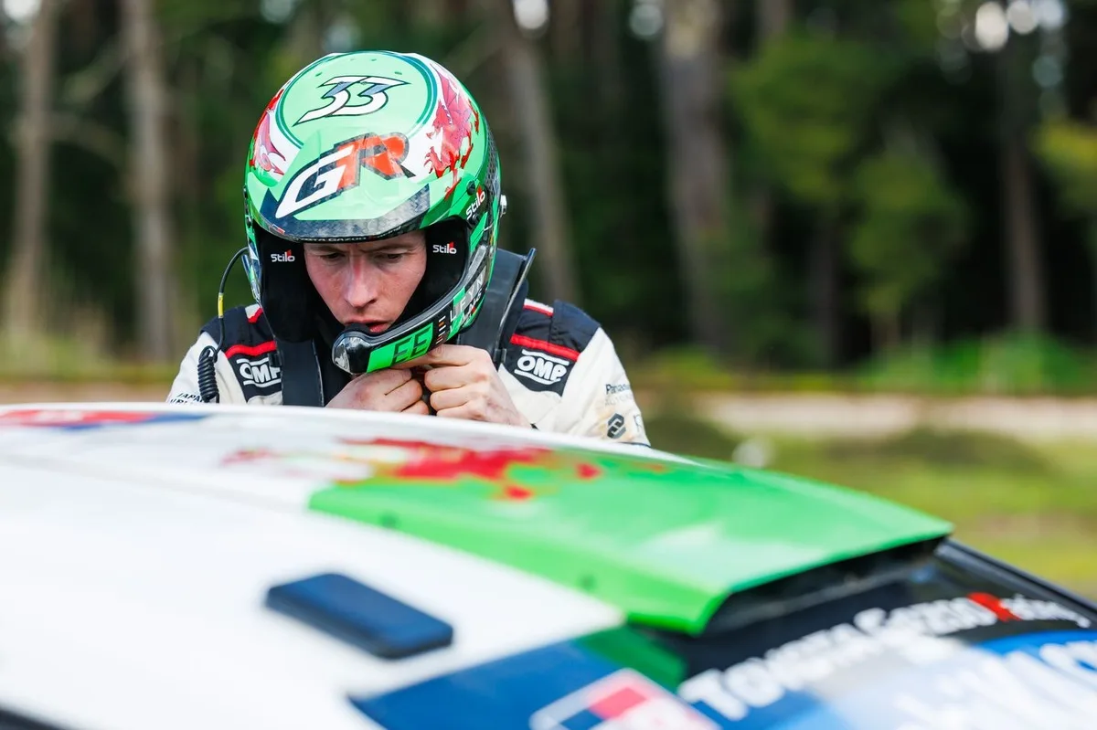 Evans mantiene opciones en el Mundial de Rally pese a pinchazo en Chile