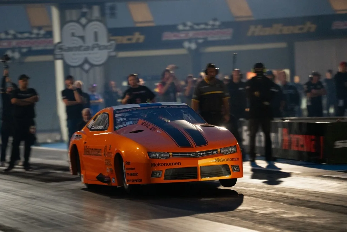 La lluvia define el campeonato europeo de drag racing en Santa Pod