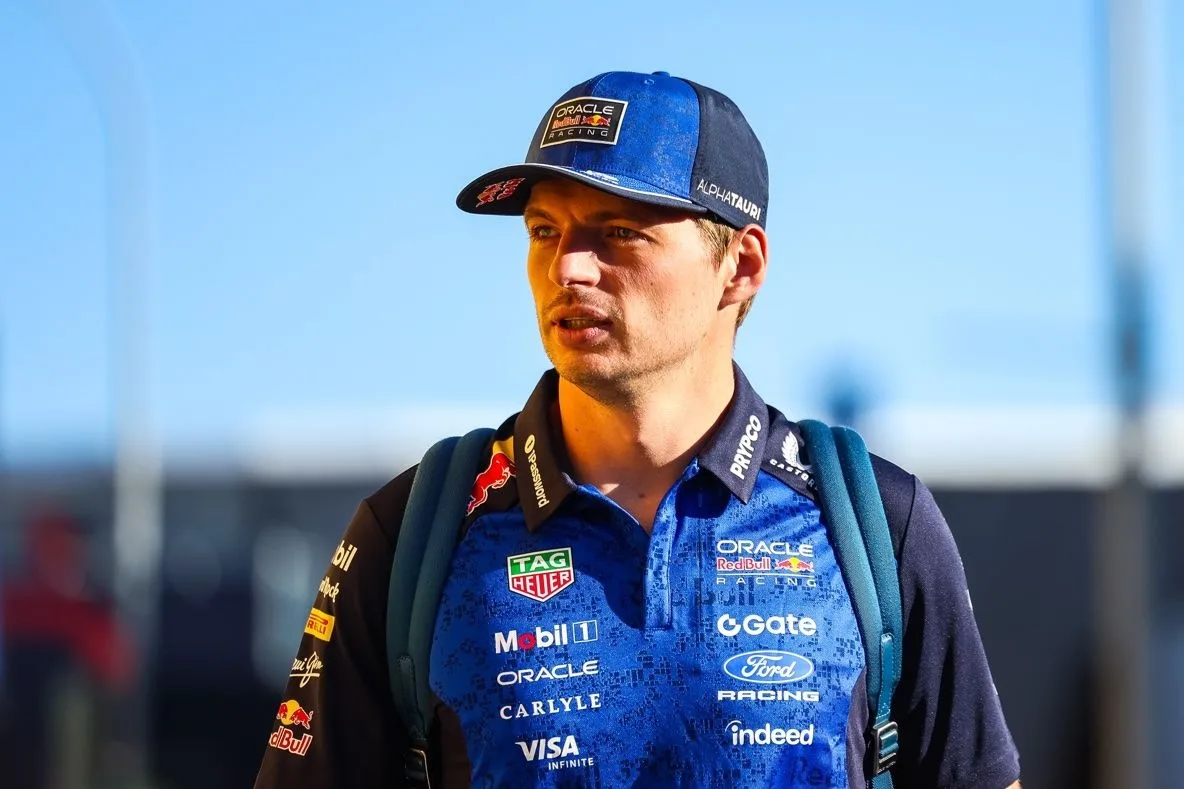 Max Verstappen se enfrenta a 100 pilotos de karts en desafío de Red Bull