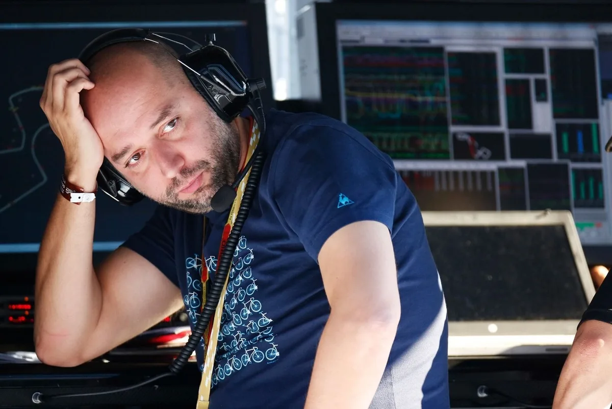 Exdueño de Lotus F1 enfrenta juicio por falsificación de documentos