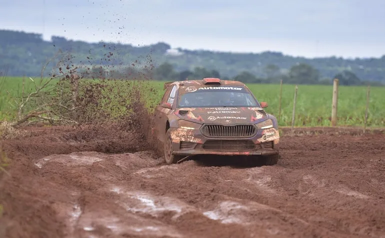 Zaldívar lidera el Rally de Caaguazú tras superar la exigente primera etapa
