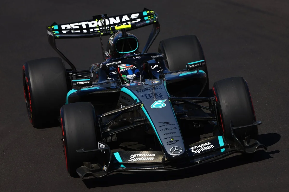 Mercedes prepara mejoras técnicas para recuperar la pole en Malasia