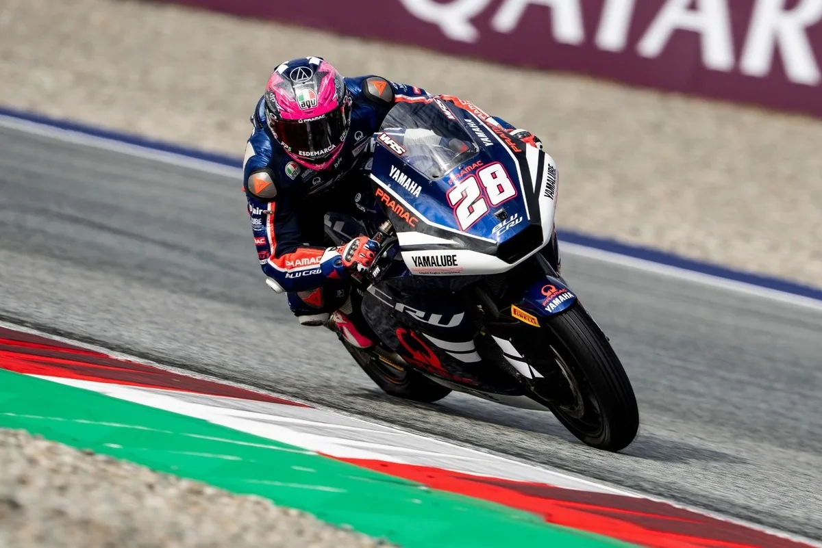 Guevara domina en Austria y recorta distancia en el campeonato de Moto2